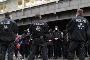 POL-W: W Angriff auf Polizeibeamte in Barmen