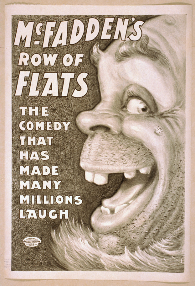 Plakat einer lachenden Person mit wilden Haaren und weit aufgerissenen Augen auf einem hellgelben Hintergrund, mit dem Text "McFadden's Row of Flats: The Comedy That Has Made Many Millions Laugh."