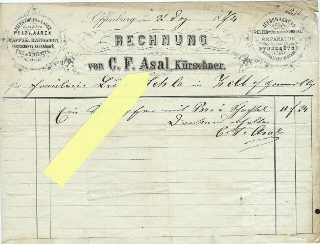 Ein altes Beleg mit einem gelben Haftzettel darauf, auf dem sich Text befindet, der darauf hindeutet, dass es sich um eine Rechnung von C.F. Asal Kurschner handelt.