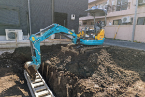 HZA-BI: Mini-Bagger ohne Zollpapiere/Bielefelder Zoll entdeckt Schmuggeltentat auf der A2 bei Hamm