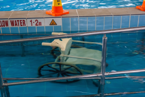 Schwimmmeister fordern Bronzeanforderung für unter 16-Jährige in Öffentlichen Schwimmbädern