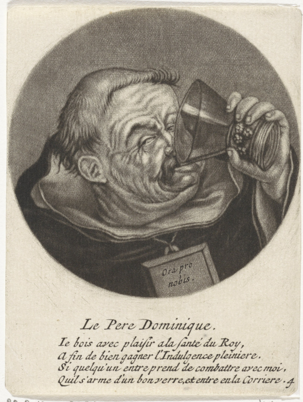 Ein älterer Mann mit kurzen dunklen Haaren, der einfache Kleidung trägt und aus einem Glas trinkt, das er in seiner rechten Hand hält, die Augen geschlossen und der Mund leicht geöffnet.