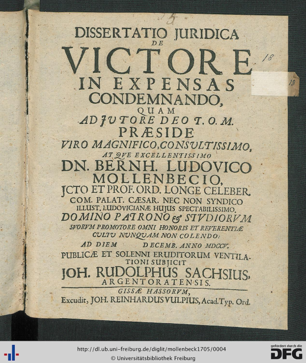 Offenes Buch mit dem Titel "Dissertation Juridica de Victore in Expensas Condemando" mit sichtbarem Text, der auf eine Sammlung von gerichtsbezogenen Dokumenten hinweist.