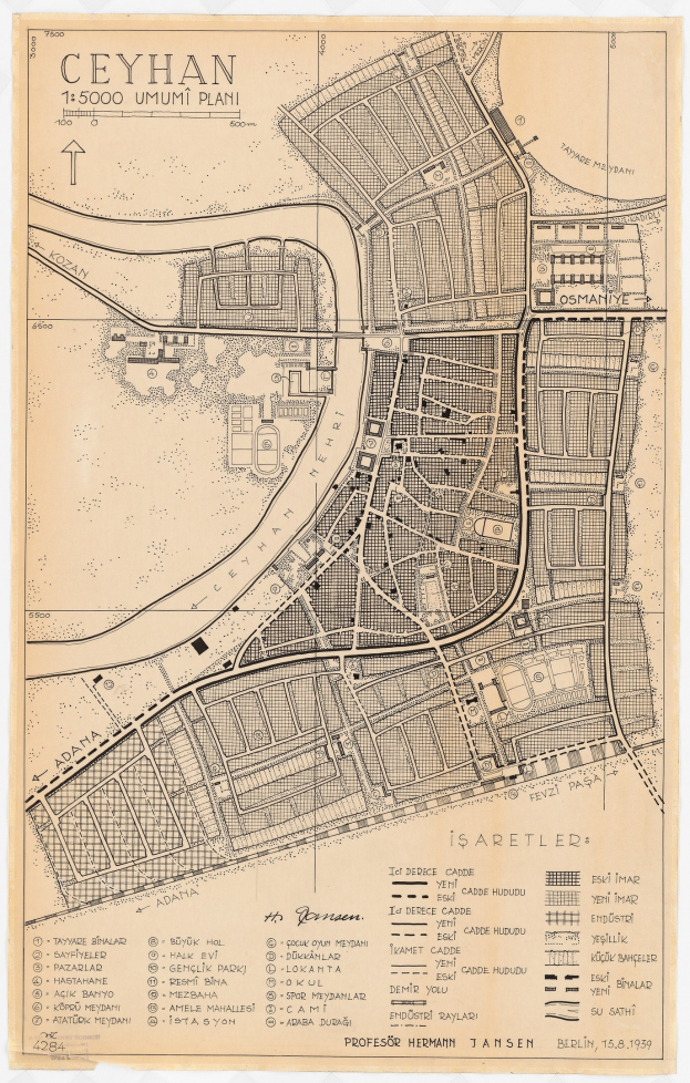 Detailiertes altes Stadtplan von Ceyhan, Türkei, zeigt Straßen, Gebäude und Sehenswürdigkeiten mit begleitendem Text.